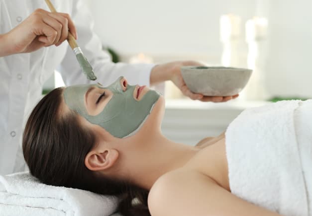 Uzm Dr. Işıl Kamberoğlu Turan | Bursa'nın Dermatoloji Uzmanı Skinlongevity,bakım protokolü